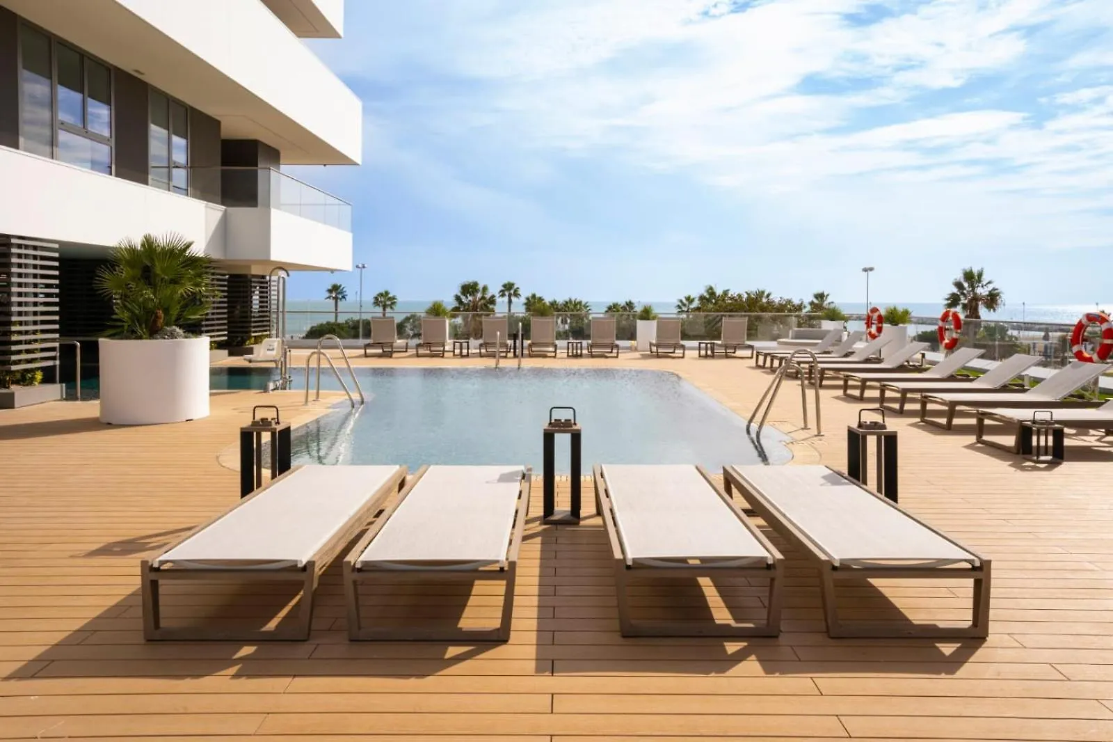 Apartamento -Malagasunapts-Tower Living Sea Views Pool Gym Park