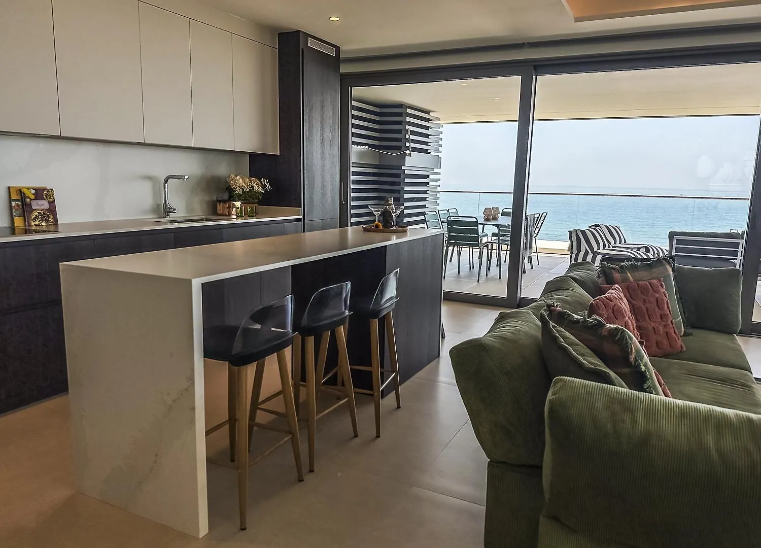 Apartamento -Malagasunapts-Tower Living Sea Views Pool Gym Park