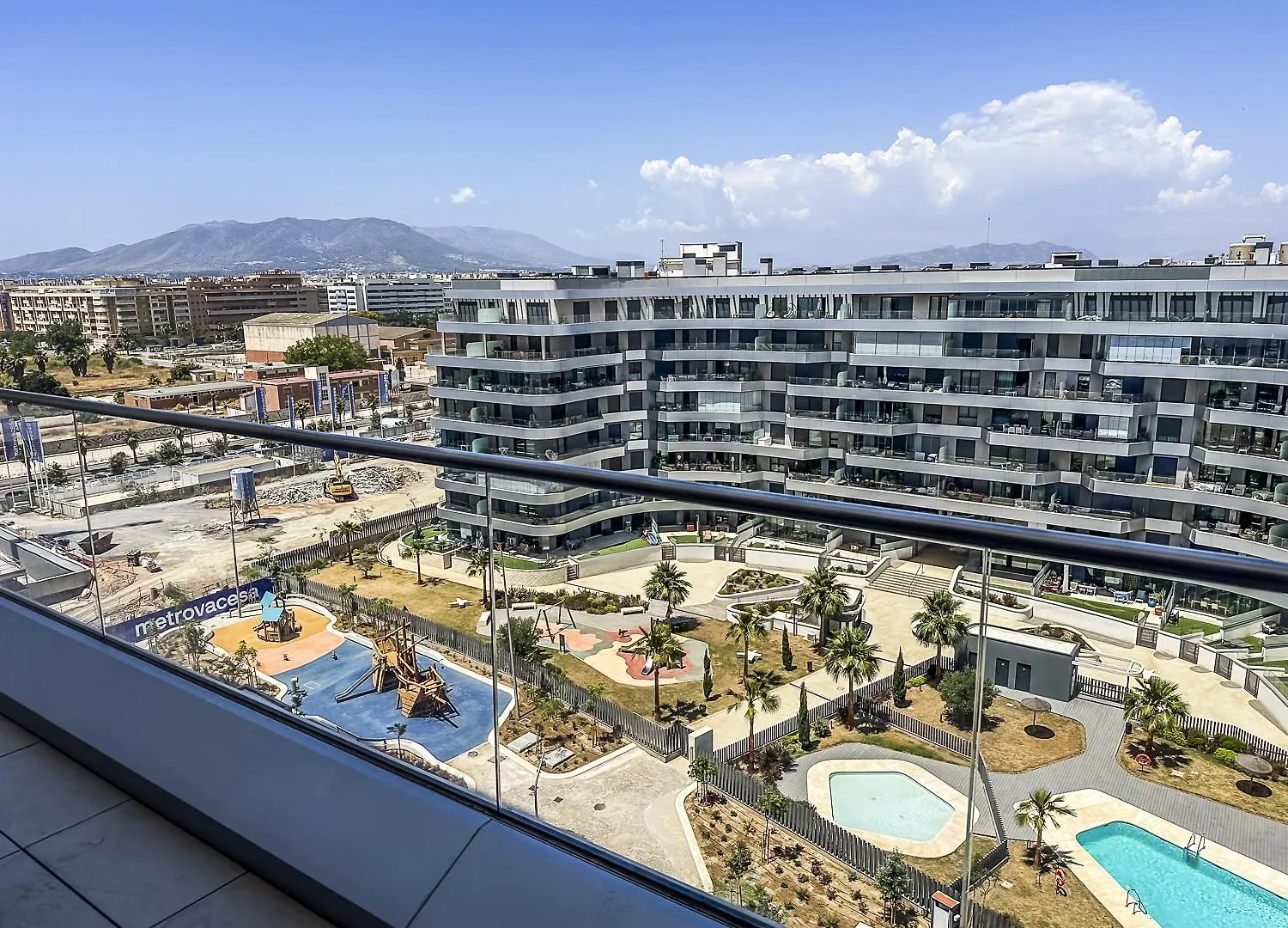 Apartamento -Malagasunapts-Tower Living Sea Views Pool Gym Park España
