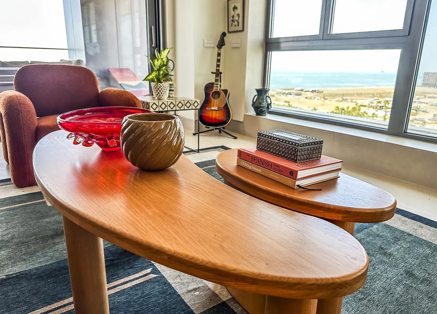 -Malagasunapts-Tower Living Sea Views Pool Gym Park Apartment
